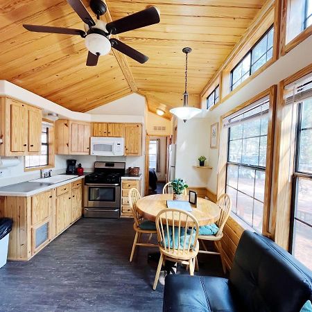 Sally'S Cabin Is A Quaint Two Bedroom Tiny Home Woodland Park Exterior photo